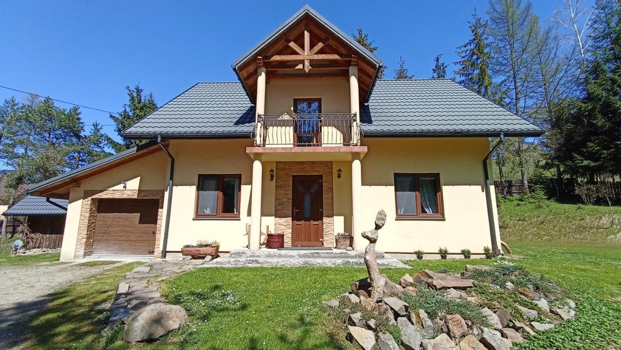 Maison d'hôtes Zacisze Drwala à Lutowiska Extérieur photo